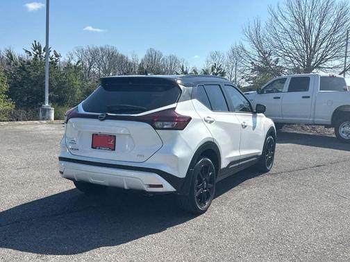 2024 Nissan Kicks SR