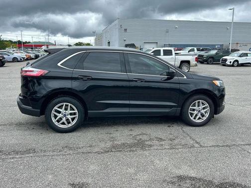 Black Metallic 2022 Ford Edge SEL