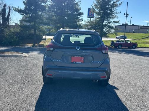 2023 Nissan Kicks SV