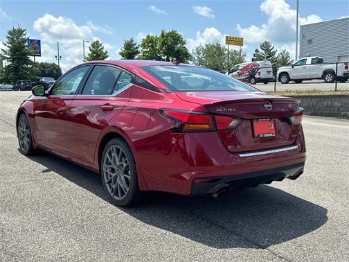 2023 Nissan Altima 2.0 SR