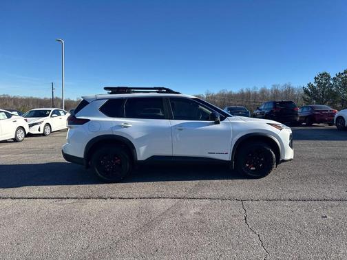 2025 Nissan Rogue Rock Creek