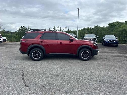Scarlet Ember 2025 Nissan Pathfinder Rock Creek