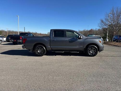 2021 Nissan Titan SV