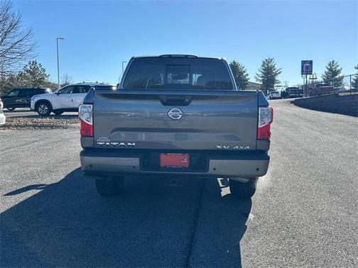 2021 Nissan Titan SV