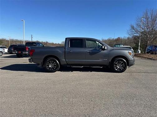2021 Nissan Titan SV