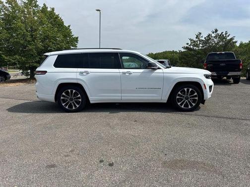 Bright White Clearcoat 2022 Jeep Grand Cherokee L Overland