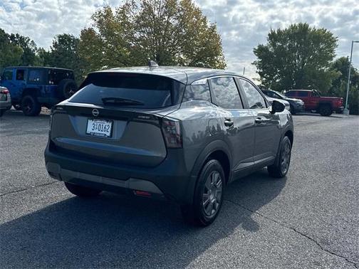 2025 Nissan Kicks S