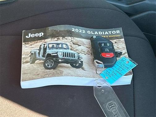 2022 Jeep Gladiator Sport