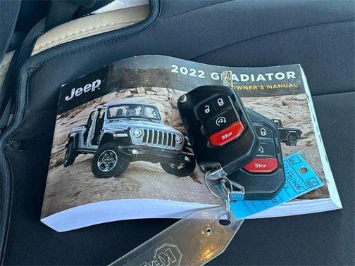 2022 Jeep Gladiator Sport