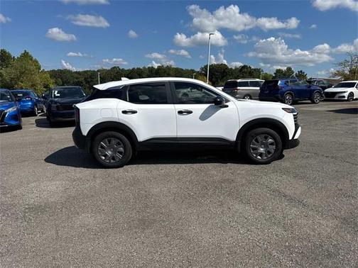 2025 Nissan Kicks S