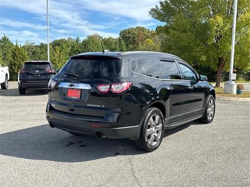 2017 Chevrolet Traverse 2LT