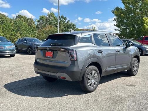 2025 Nissan Kicks S