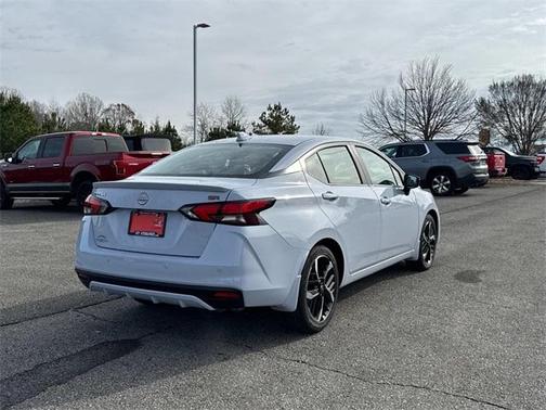 2025 Nissan Versa 1.6 SR