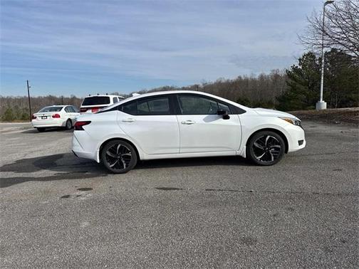 2025 Nissan Versa 1.6 SR