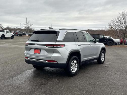 2024 Jeep Grand Cherokee Laredo