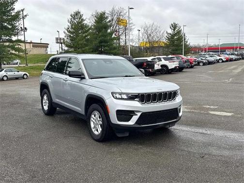 2024 Jeep Grand Cherokee Laredo