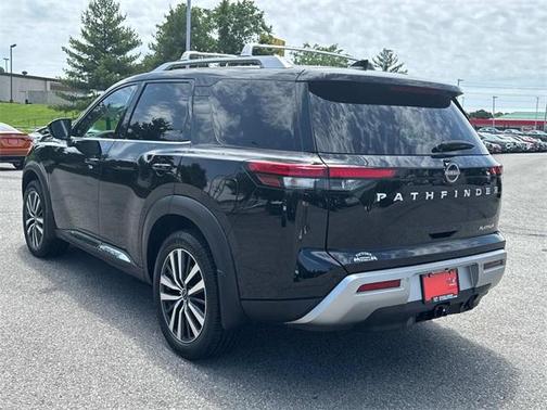 2022 Nissan Pathfinder Platinum