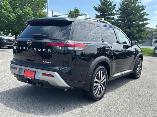 2022 Nissan Pathfinder Platinum