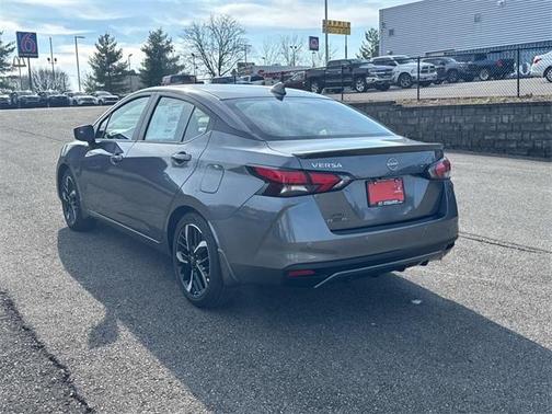 2025 Nissan Versa 1.6 SR
