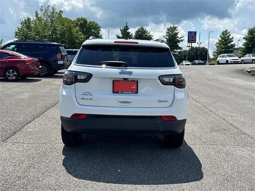 2022 Jeep Compass Latitude Lux