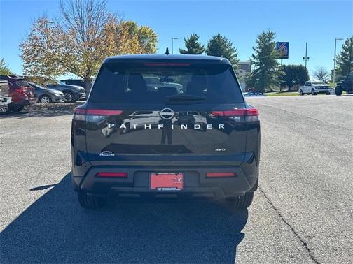 2025 Nissan Pathfinder S