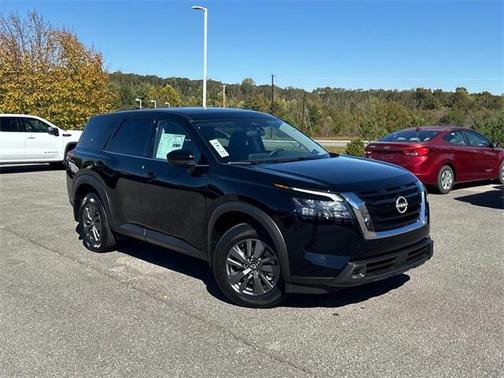 2025 Nissan Pathfinder S