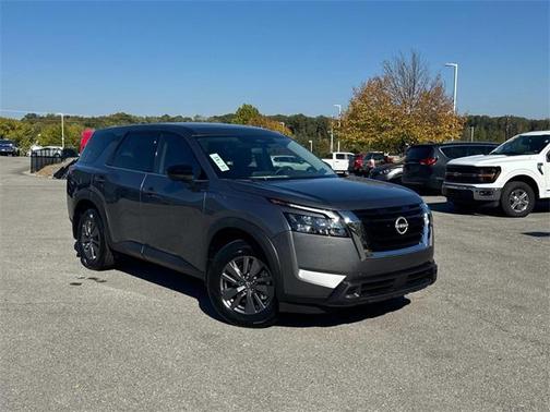 2025 Nissan Pathfinder S