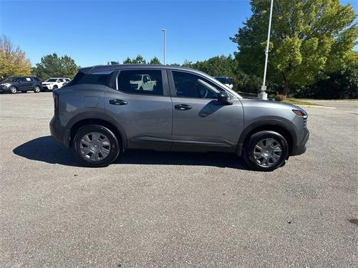 2025 Nissan Kicks S