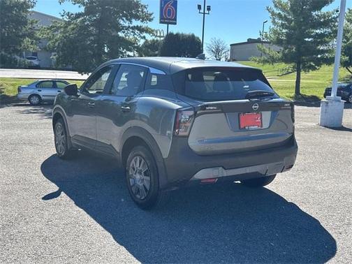 2025 Nissan Kicks S