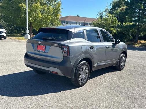 2025 Nissan Kicks S