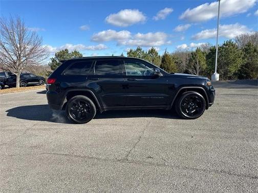 2019 Jeep Grand Cherokee Laredo