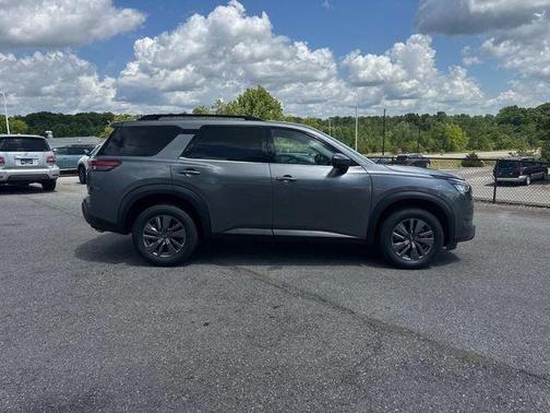 Gun Metallic 2025 Nissan Pathfinder SV