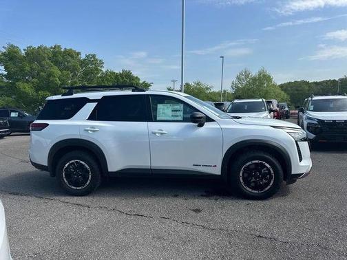 Everest White P 2026 Nissan Pathfinder Rock Creek