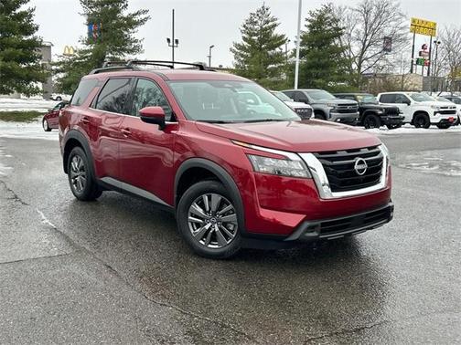 2024 Nissan Pathfinder SV