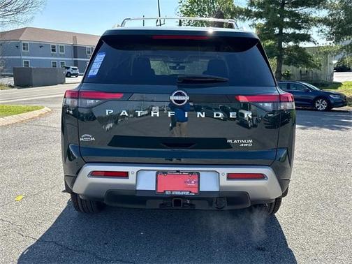 2025 Nissan Pathfinder Platinum