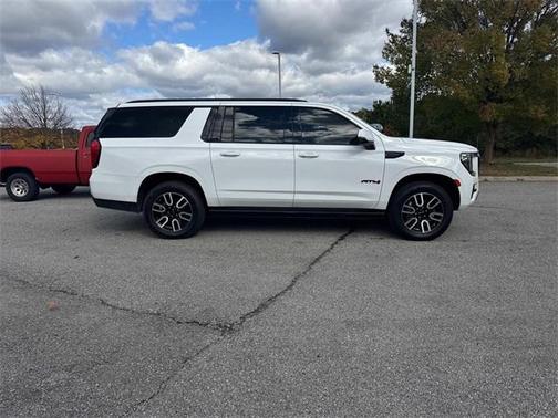 2021 GMC Yukon XL AT4