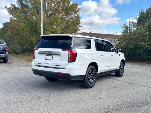 2021 GMC Yukon XL AT4