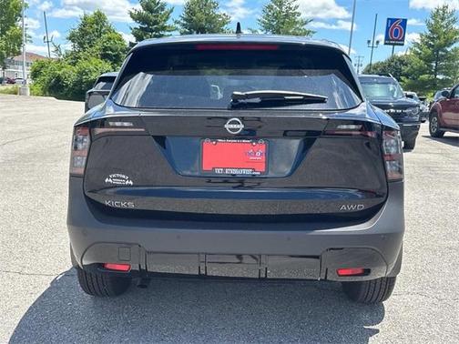 2025 Nissan Kicks SV