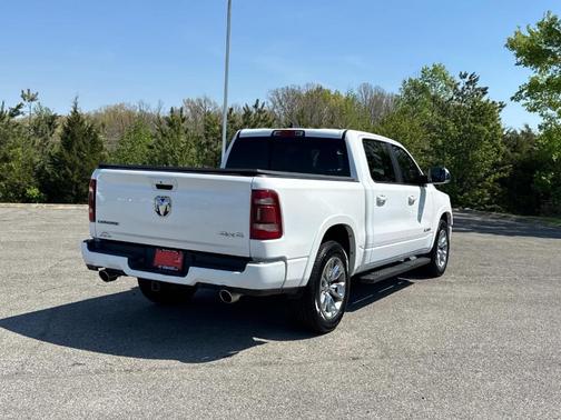 Bright White Clearcoat 2020 RAM 1500 Laramie