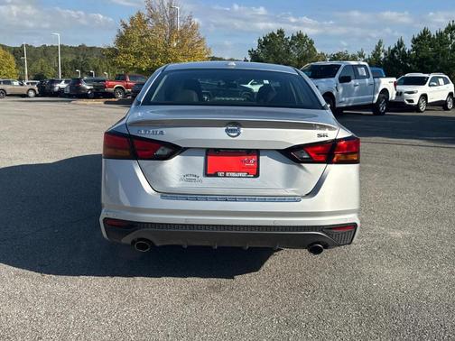 2021 Nissan Altima 2.5 SR