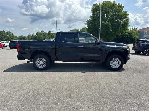 2024 Chevrolet Colorado WT