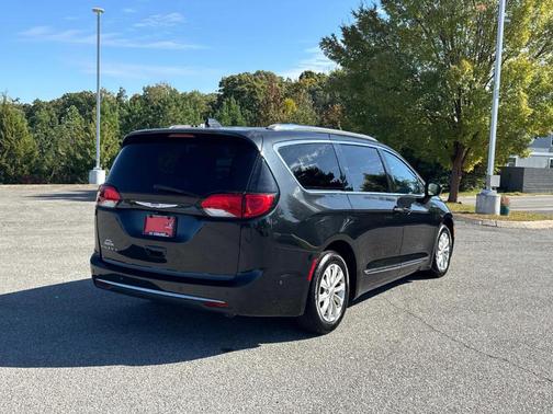 2018 Chrysler Pacifica Touring-L Plus