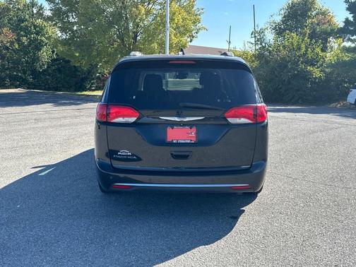 2018 Chrysler Pacifica Touring-L Plus