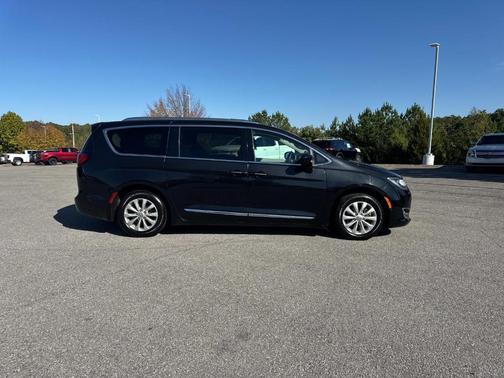 2018 Chrysler Pacifica Touring-L Plus