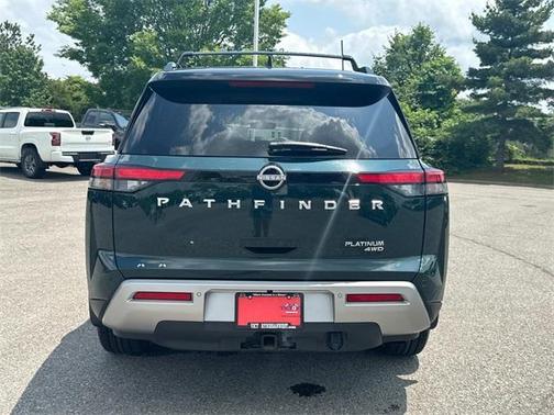 2024 Nissan Pathfinder Platinum