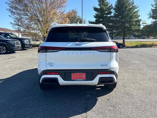 2024 INFINITI QX60 Luxe