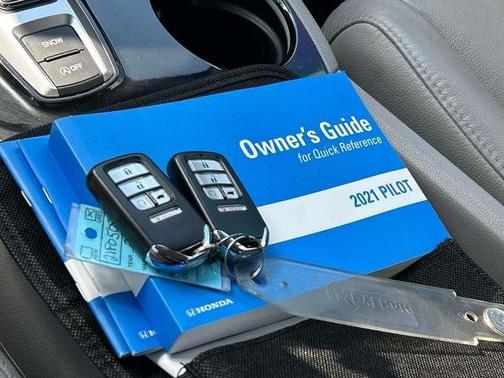 Silver 2021 Honda Pilot Touring 7-Passenger