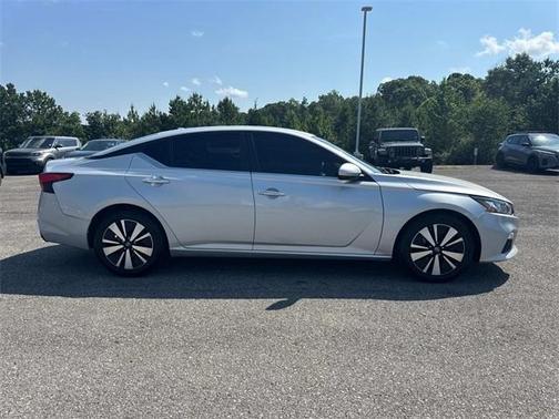 2021 Nissan Altima 2.5 SV
