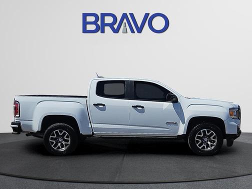 Summit White 2022 GMC Canyon AT4 w/Cloth