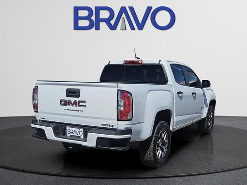 Summit White 2022 GMC Canyon AT4 w/Cloth